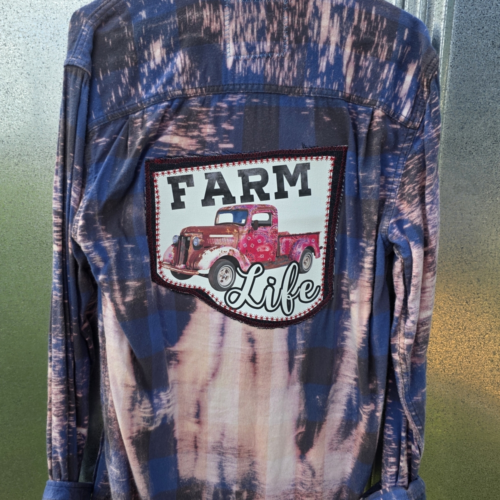 Farm Life Distressed Bleached Flannel New Unisex Small Perfect For Fall